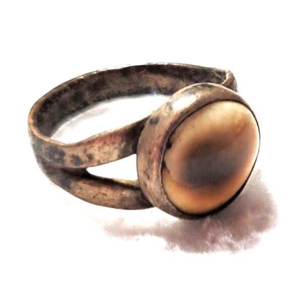 Vtg Operculum Shell Ring Warm Brown Cat’s Eye Shiva Antique Bronze Oval Band 8.5 - Picture 3 of 9